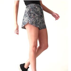 Athleta Crossroads Short NWT